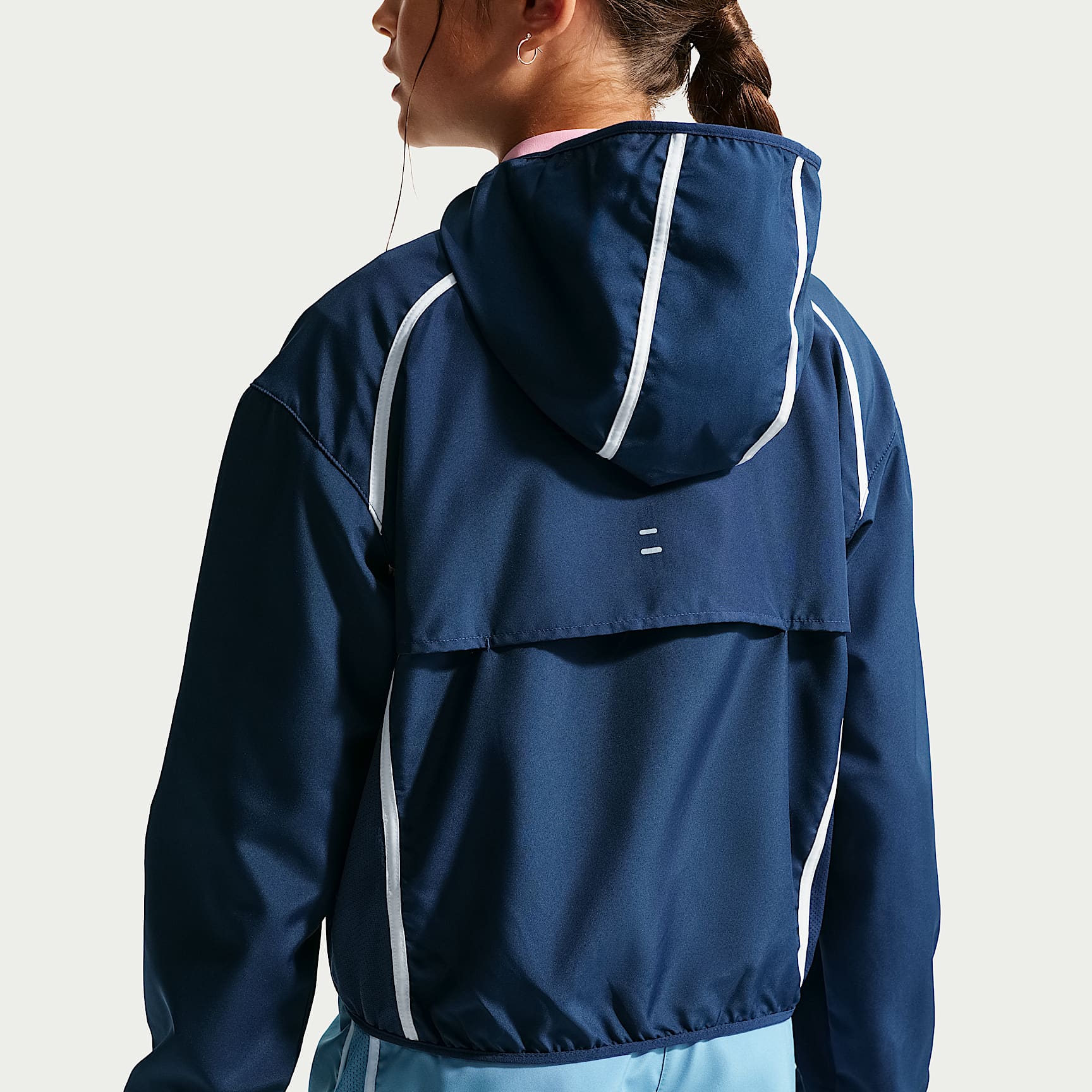 Chamarra de correr Repel para niña talla grande Nike Tempo – Azul marino medianoche/Azul marino medianoche/Blanco – vista 2