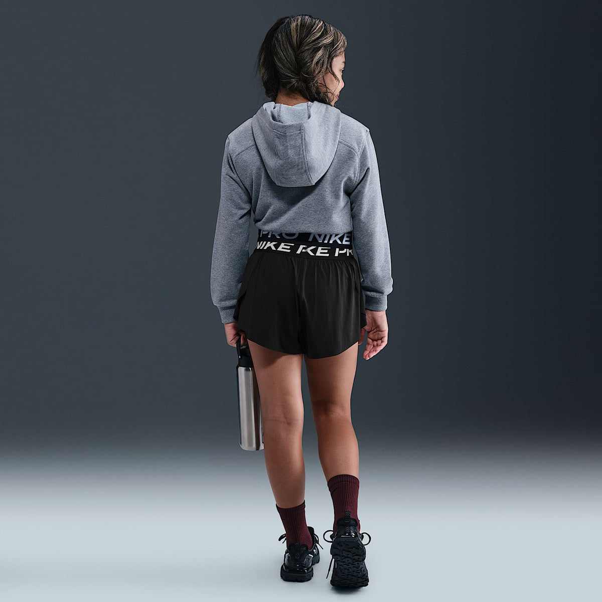 Shorts Dri-FIT 2 en 1 para niña talla grande Nike Pro – Negro/Negro/Blanco – vista 4