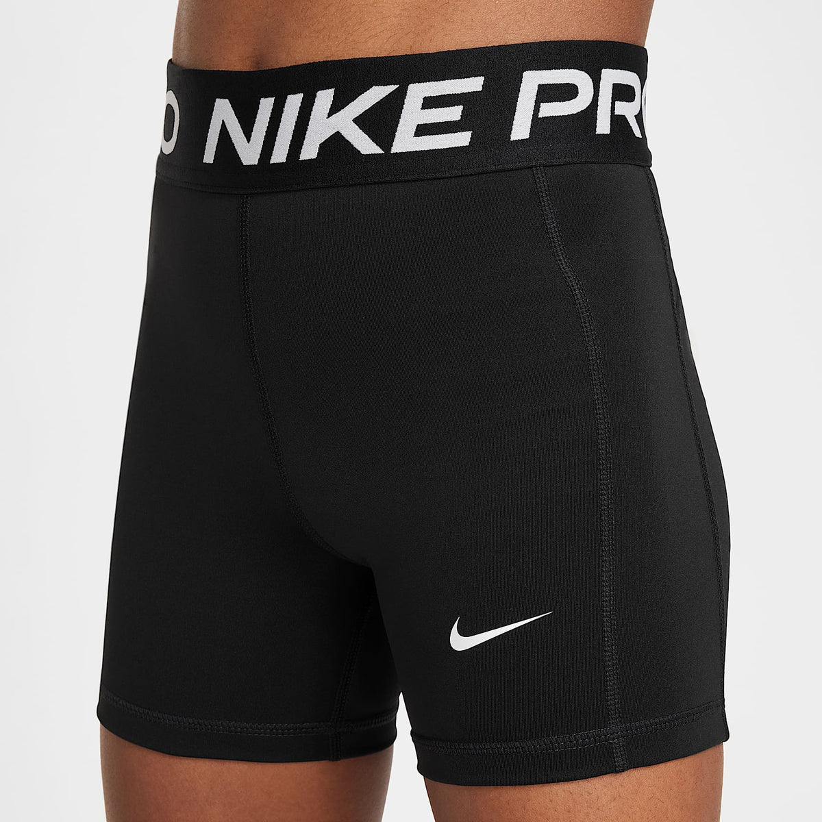 Shorts Dri-FIT para niña Nike Pro Leak Protection: Period – Negro/Blanco – vista 5