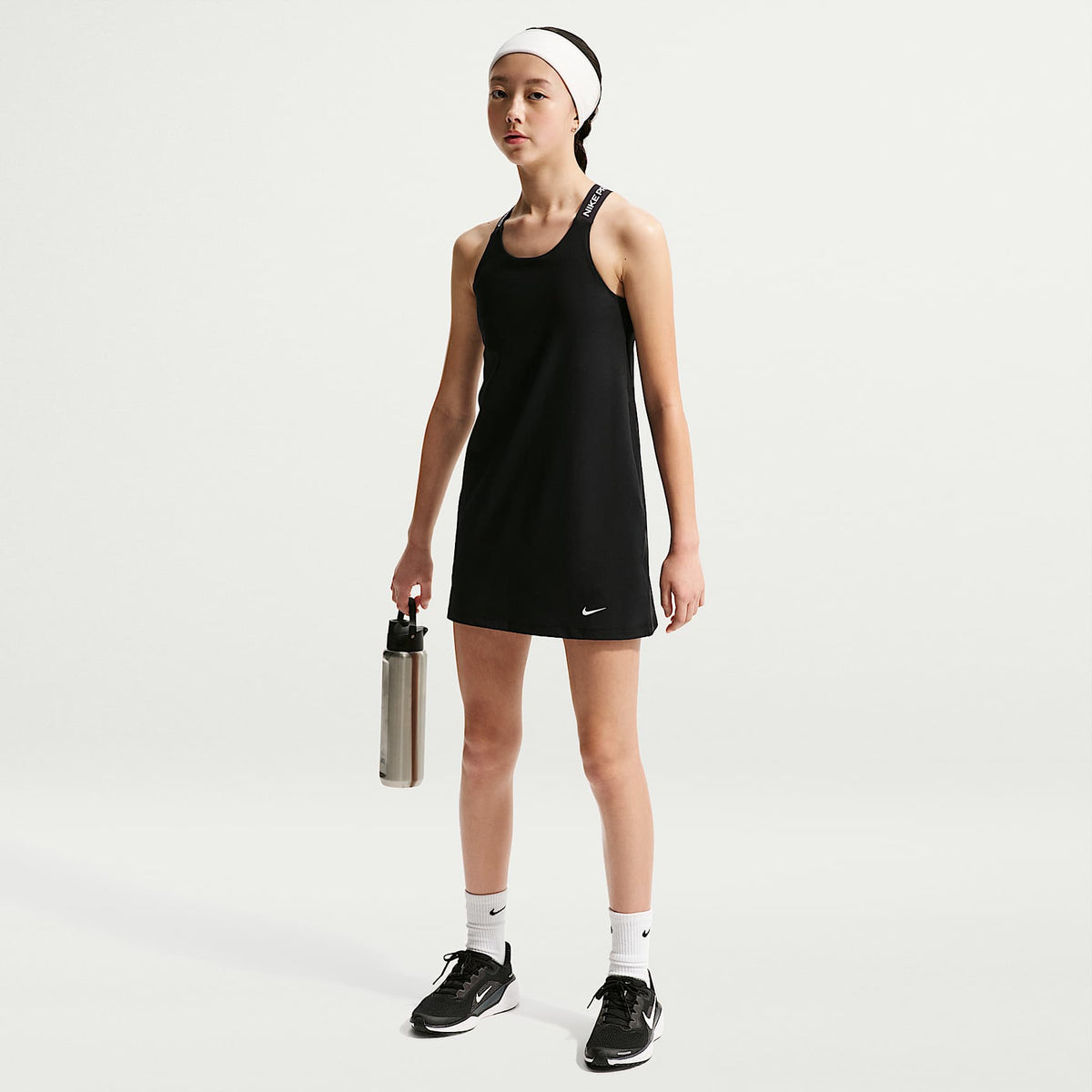 Playera de entrenamiento Dri-FIT de medio cierre para niña talla grande Nike Pro – Negro/Negro/Blanco – vista 1