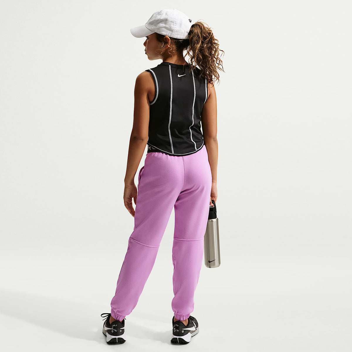 Joggers Dri-FIT para niña talla grande Nike Pro Fleece – Magenta claro/Magenta claro/Negro/Blanco – vista 5