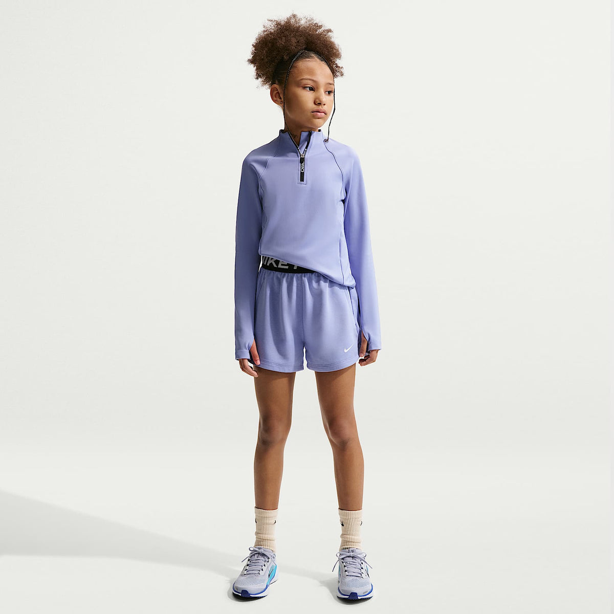 Shorts Dri-FIT para niña talla grande Nike Pro Fleece – Cardo claro/Cardo claro/Negro/Blanco – vista 1