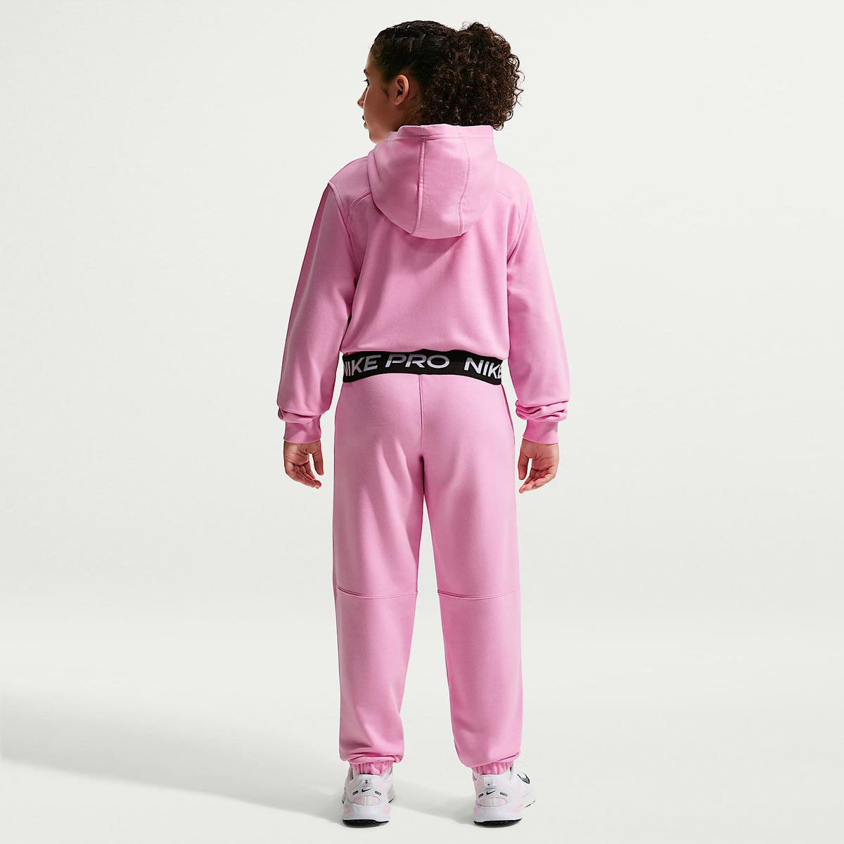 Sudadera con gorro Dri-FIT de cierre completo para niña talla grande Nike Pro Fleece – Rosa amanecer/Rosa amanecer/Negro/Blanco – vista 5