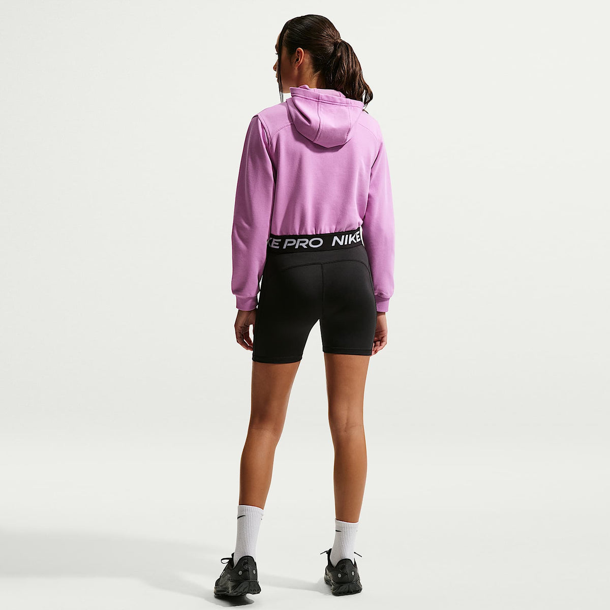 Sudadera con gorro Dri-FIT de cierre completo para niña talla grande Nike Pro Fleece – Magenta claro/Magenta claro/Negro/Blanco – vista 5