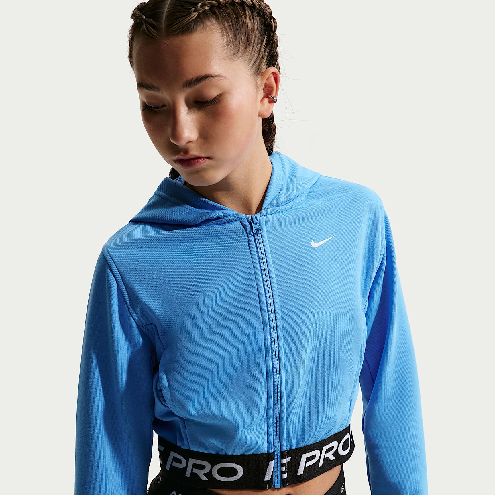Sudadera con gorro Dri-FIT de cierre completo para niña talla grande Nike Pro Fleece – Azul universitario/Azul universitario/Negro/Blanco – vista 1