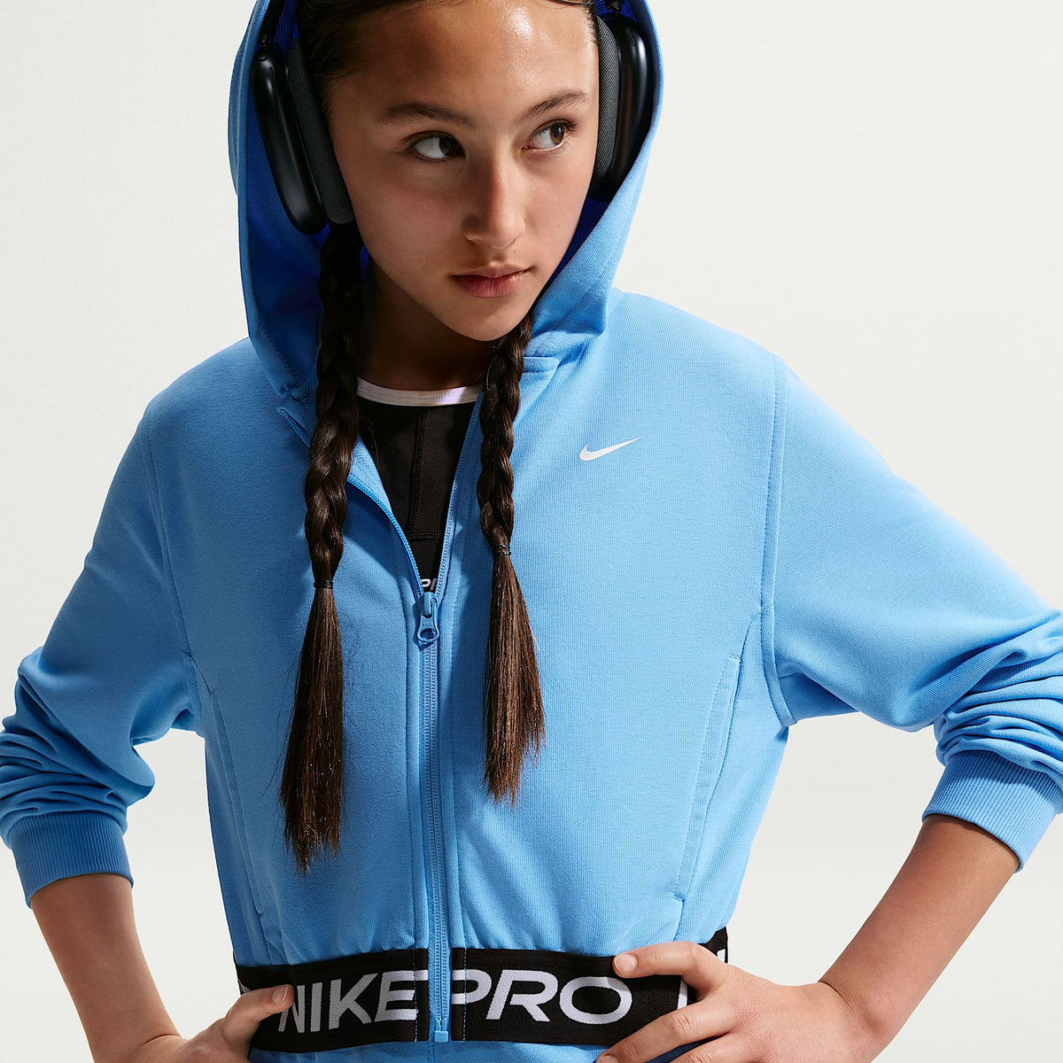 Sudadera con gorro Dri-FIT de cierre completo para niña talla grande Nike Pro Fleece – Azul fútbol/Azul fútbol/Negro/Blanco – vista 3