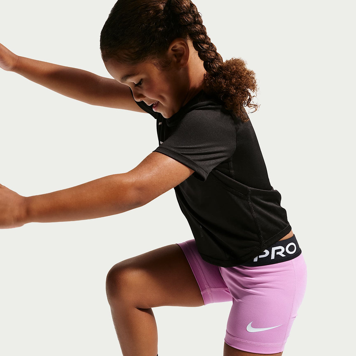 Shorts Dri-FIT para niños talla pequeña Nike Pro – Morado – vista 4