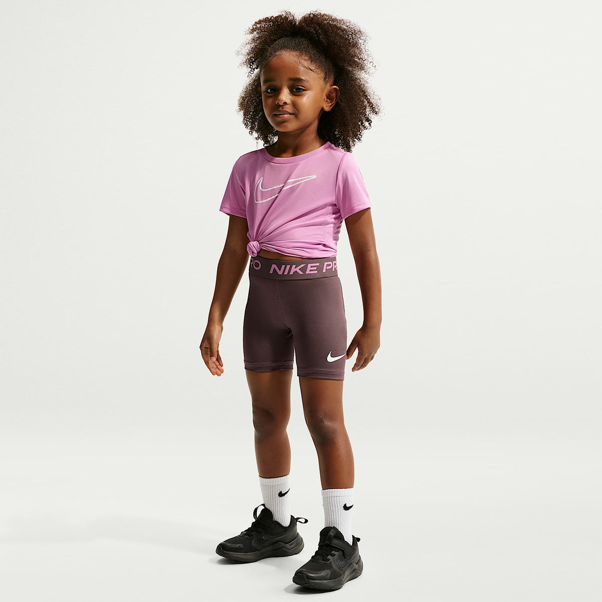 Shorts Dri-FIT para niños talla pequeña Nike Pro – Morado – vista 1