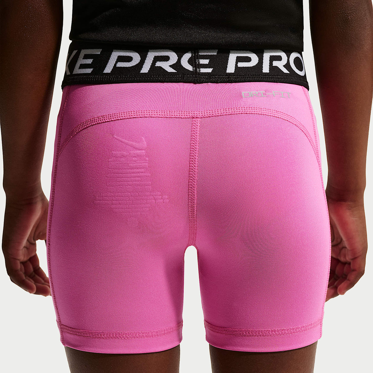 Shorts Dri-FIT para niños talla pequeña Nike Pro – Rosa alegre – vista 3