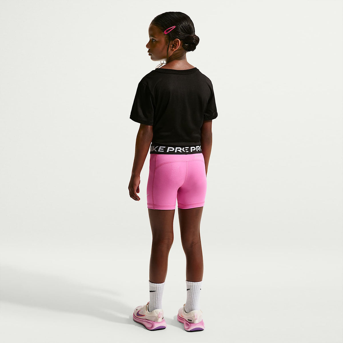 Shorts Dri-FIT para niños talla pequeña Nike Pro – Rosa alegre – vista 5