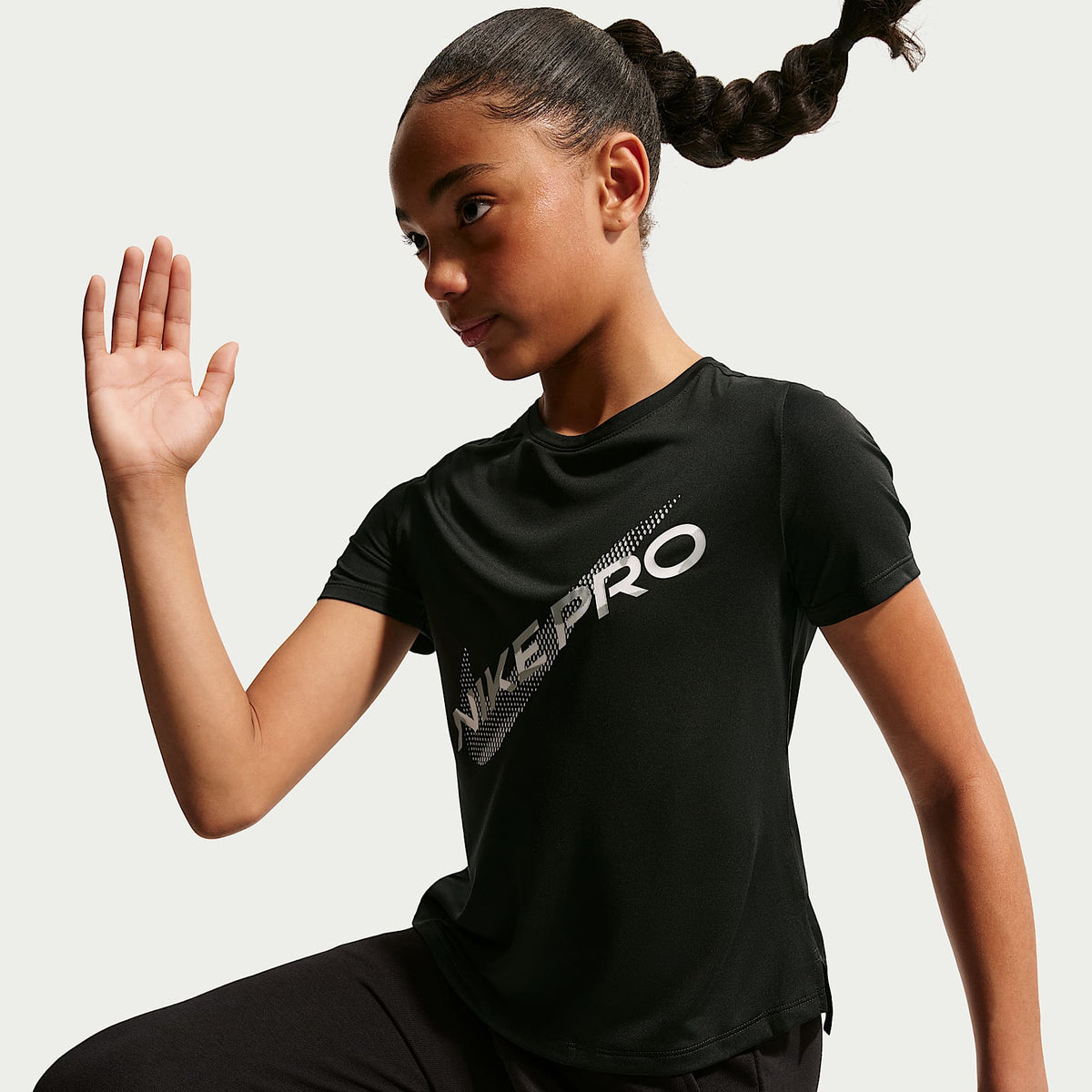 Playera de manga corta Dri-FIT para niña talla grande Nike Pro – Negro – vista 3