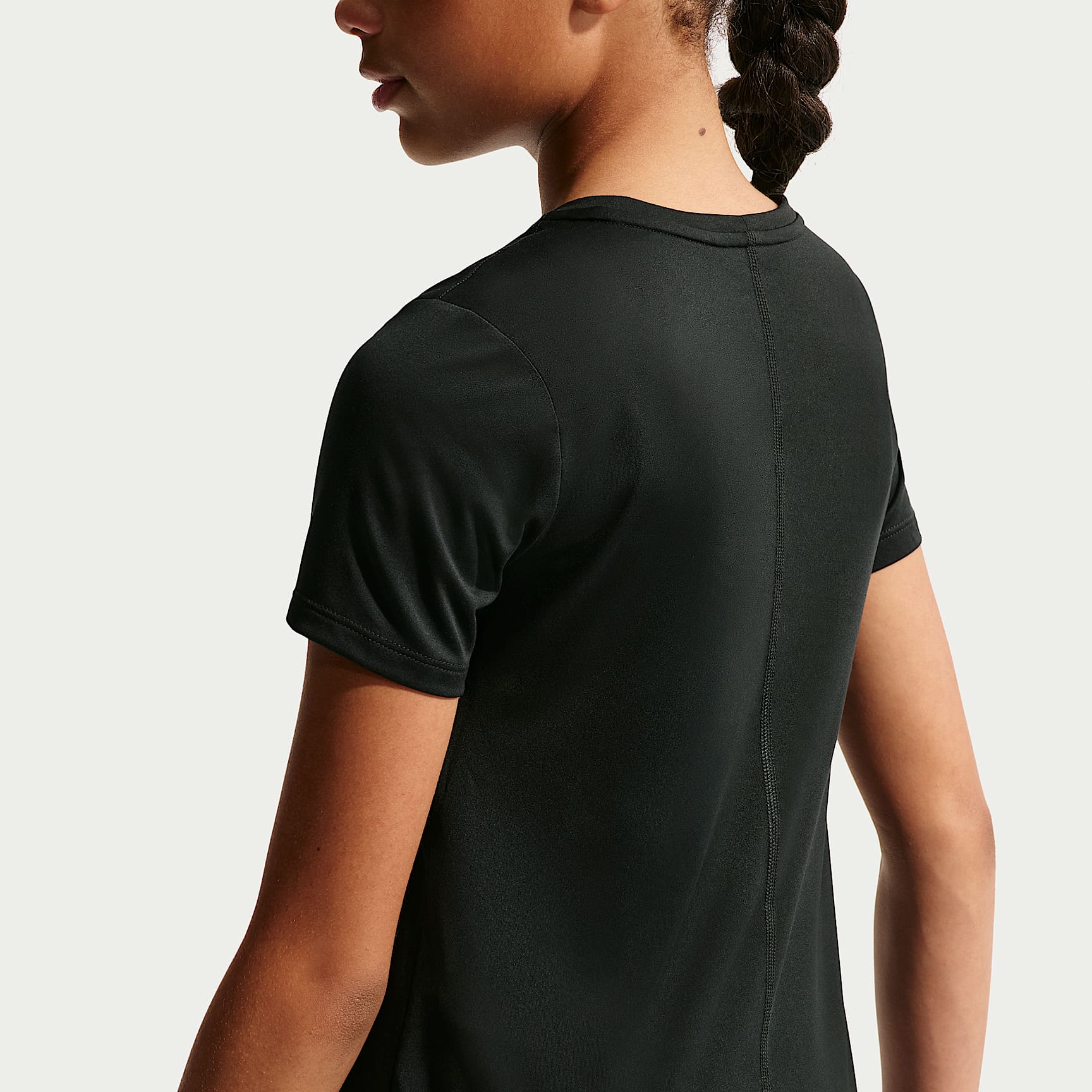 Playera de manga corta Dri-FIT para niña talla grande Nike Pro – Negro – vista 2