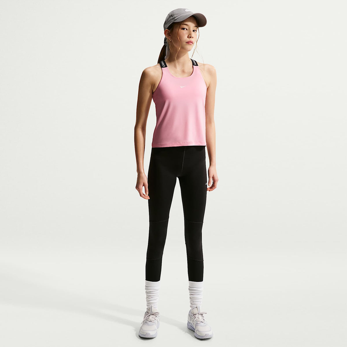 Camiseta de tirantes Dri-FIT para niñas talla grande Nike Pro – Rosa suave medio/Negro/Blanco – vista 4