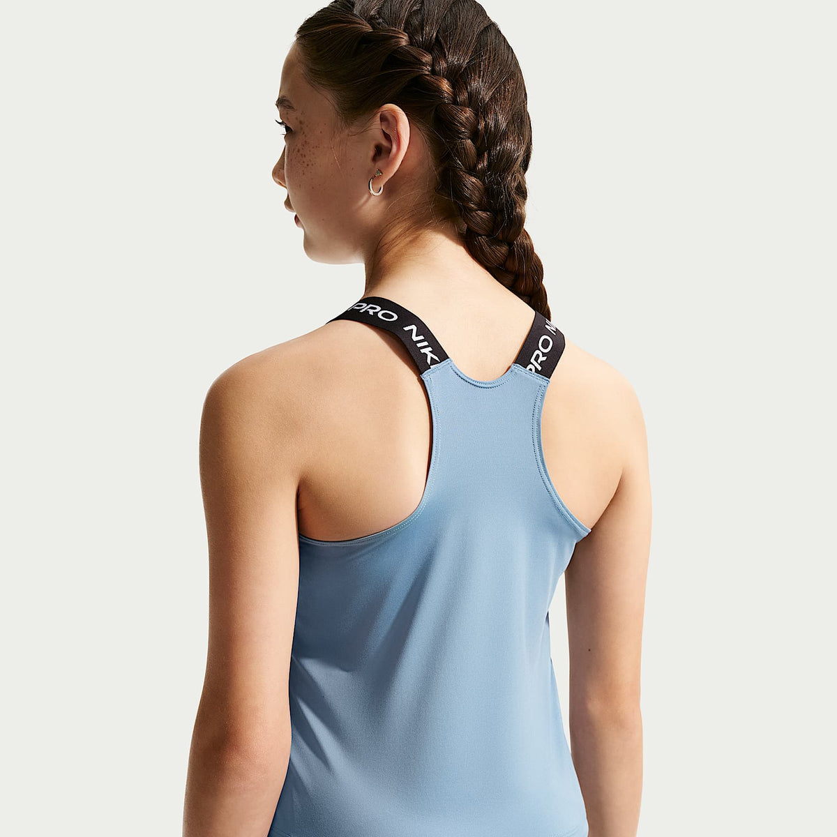 Camiseta de tirantes Dri-FIT para niñas talla grande Nike Pro – Azul de trabajo/Negro/Blanco – vista 2