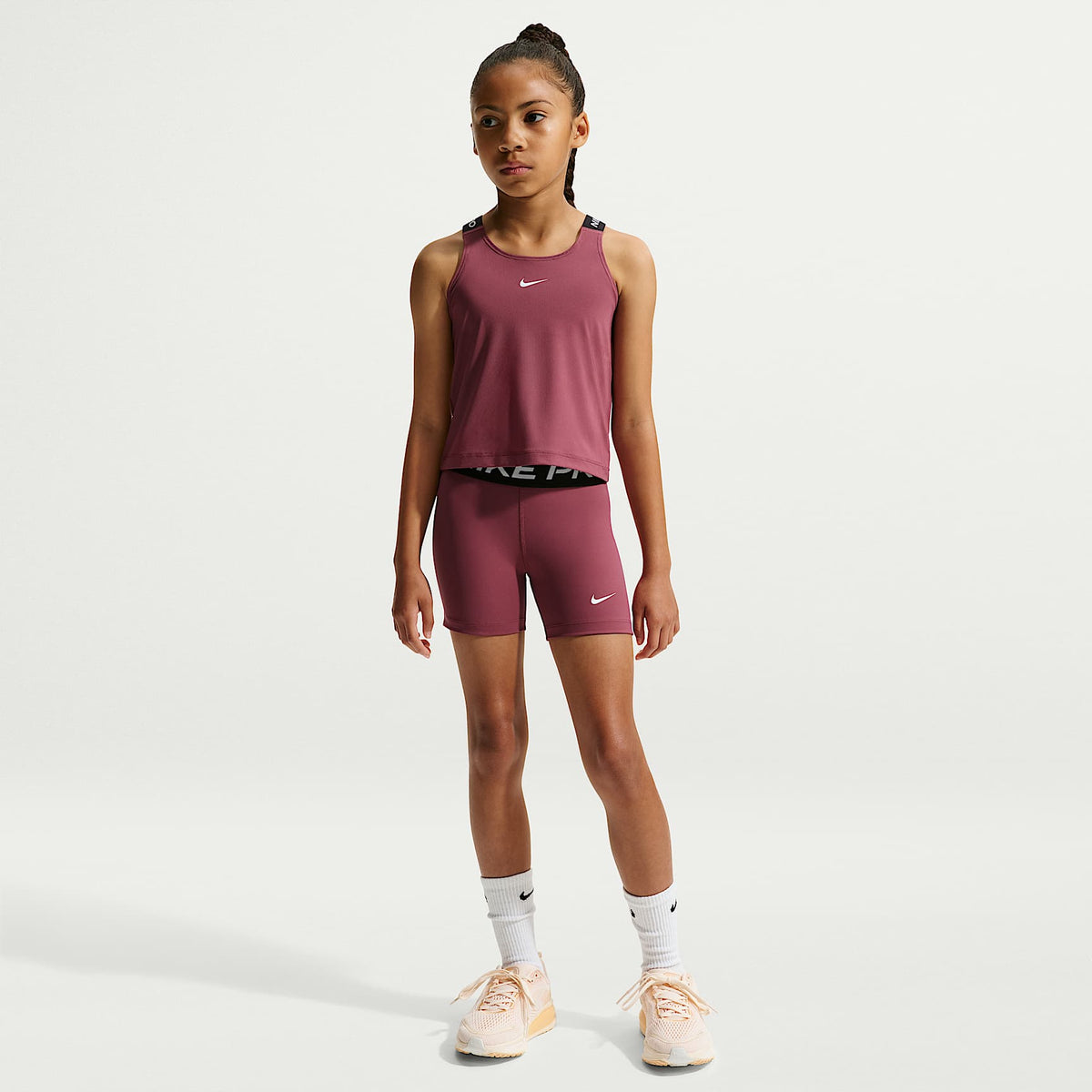 Camiseta de tirantes Dri-FIT para niñas talla grande Nike Pro – Rosa humo/Blanco – vista 4