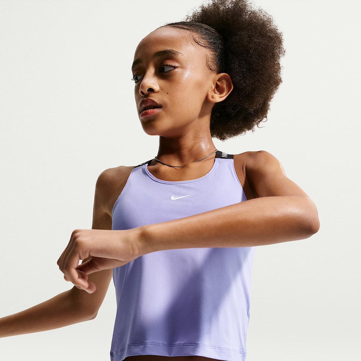 Camiseta de tirantes Dri-FIT para niñas talla grande Nike Pro – Cardo claro/Negro/Blanco – vista 3