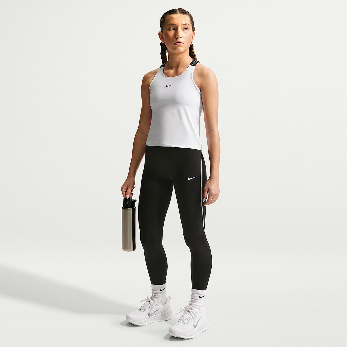 Camiseta de tirantes Dri-FIT para niñas talla grande Nike Pro – Blanco/Negro/Negro – vista 4