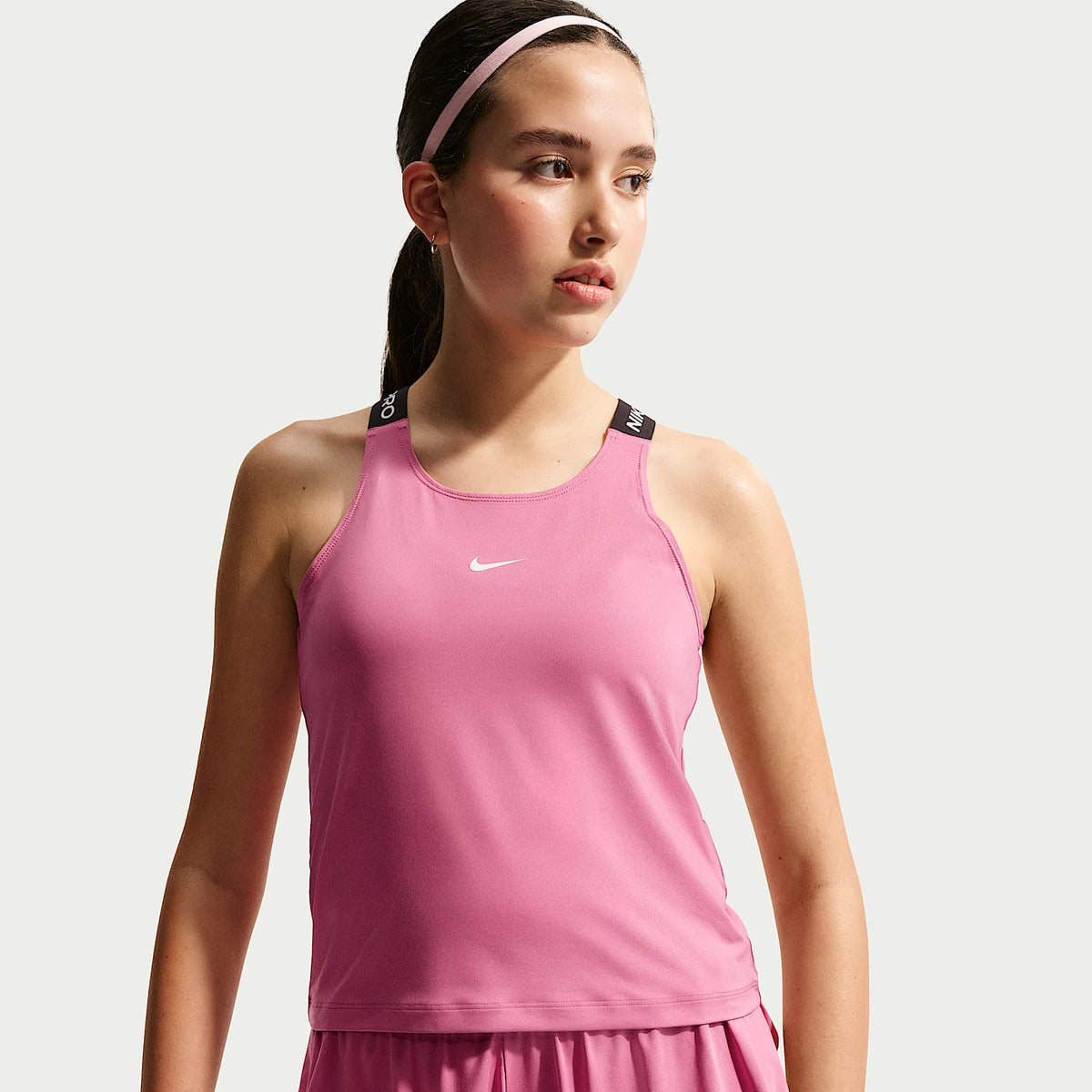 Camiseta de tirantes Dri-FIT para niñas talla grande Nike Pro – Peonía/Negro/Blanco – vista 1