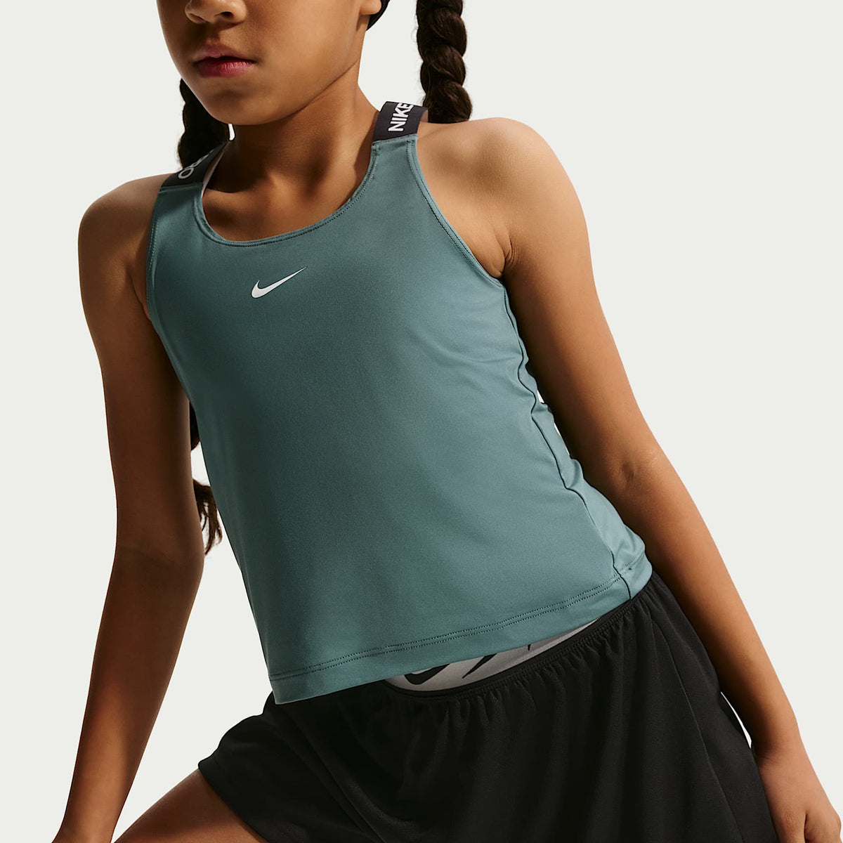Camiseta de tirantes Dri-FIT para niñas talla grande Nike Pro – Pizarra mineral/Negro/Blanco – vista 3