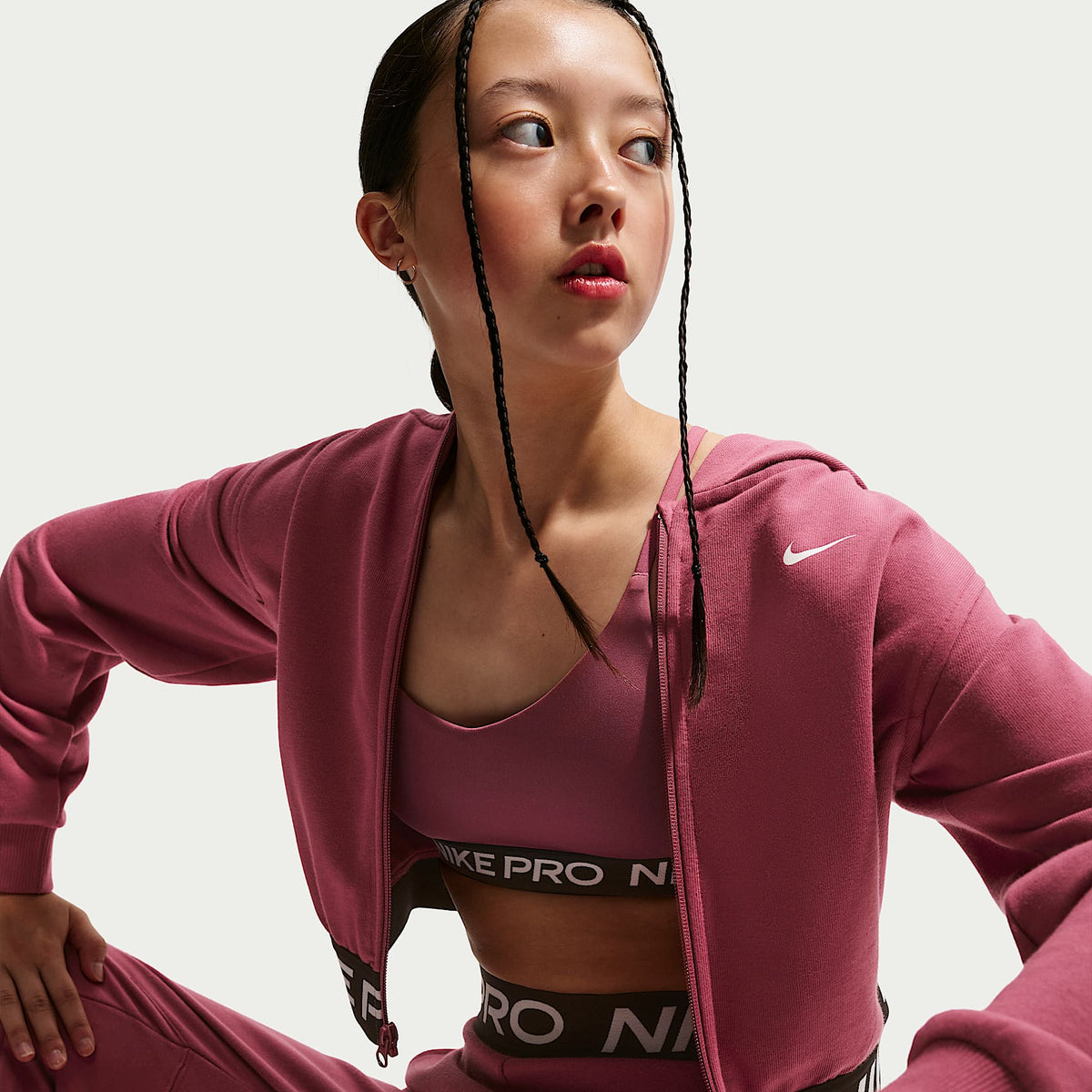 Indy bra para niñas talla grande Nike Pro – Rosa humo – vista 3