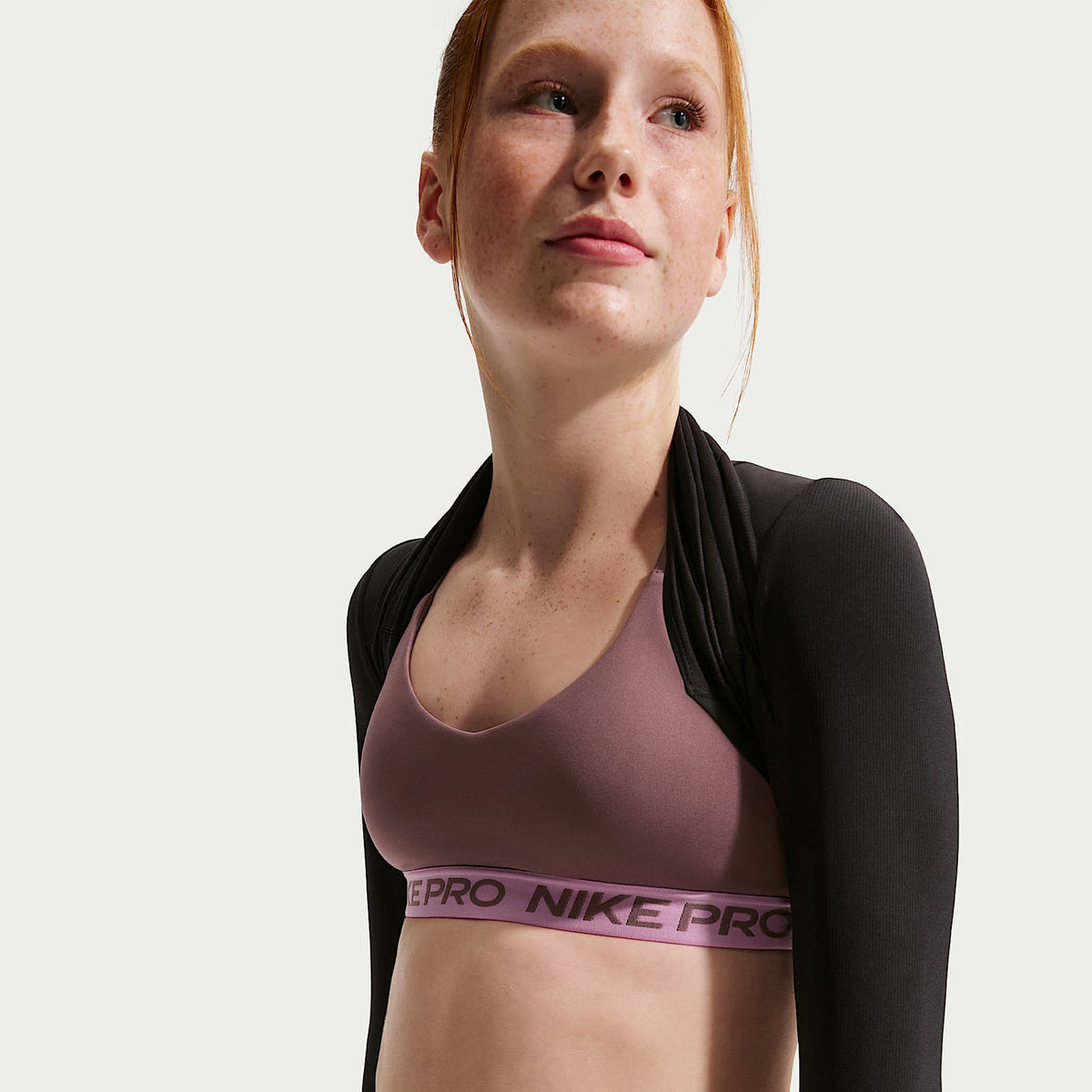 Indy bra para niñas talla grande Nike Pro – Tatuaje – vista 3