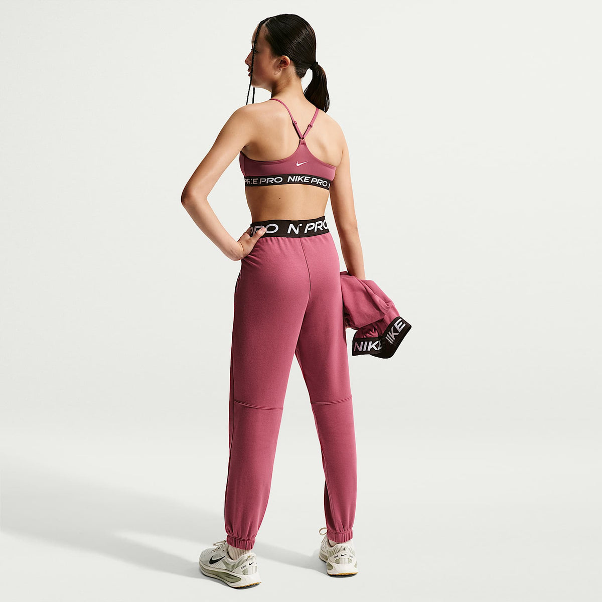 Indy bra para niñas talla grande Nike Pro – Rosa humo – vista 5