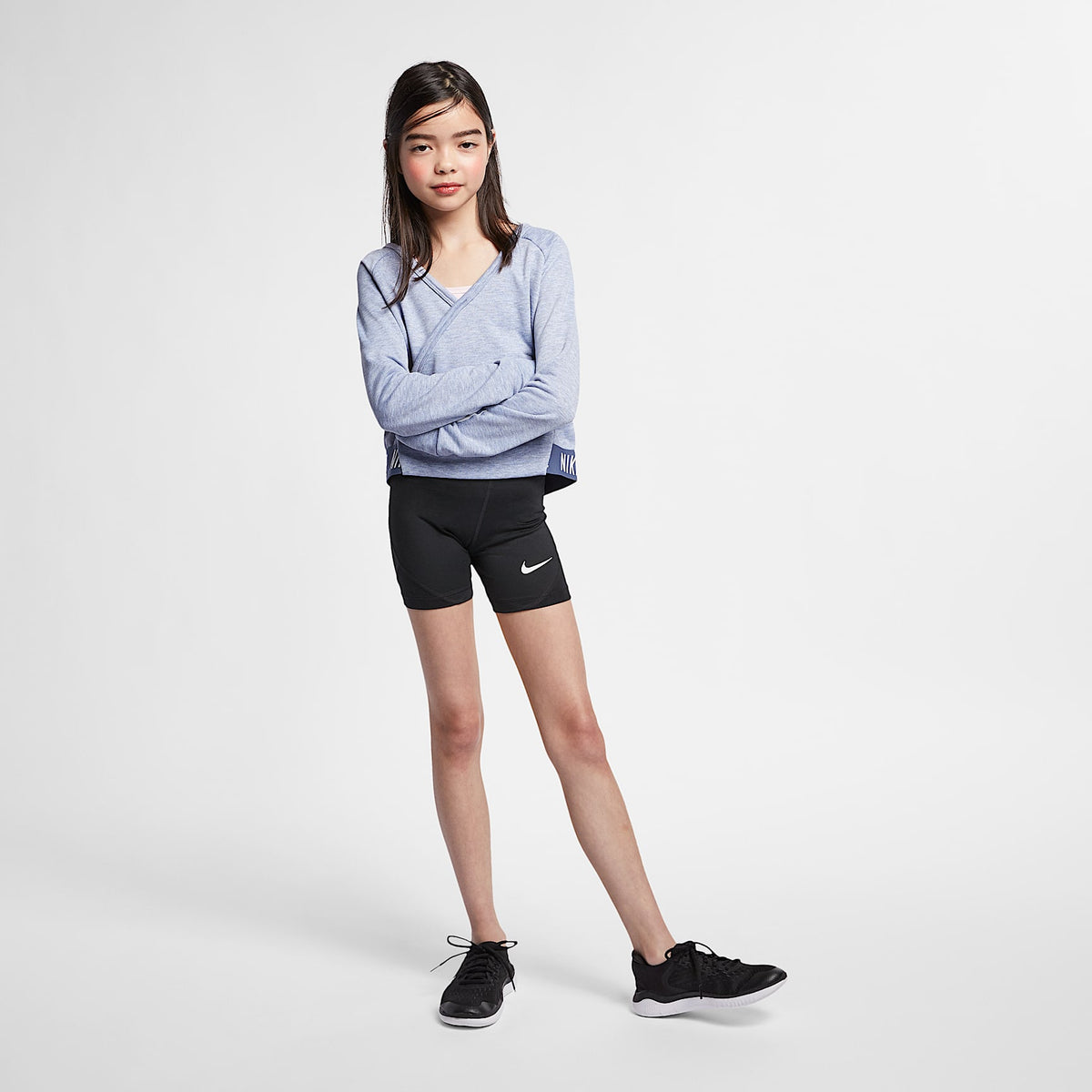 Shorts para niña talla grande Nike Pro – Negro/Negro/Negro/Blanco – vista 3