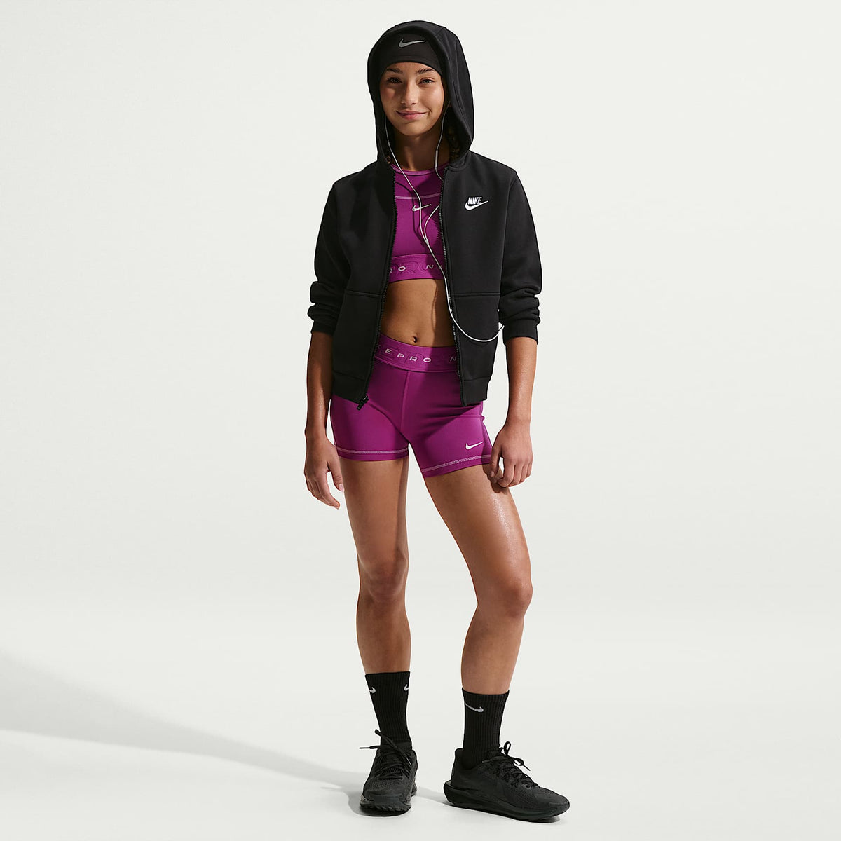 Paquete con bra deportivo para niñas Nike Pro Swoosh – Fucsia cálido/Magenta claro/Blanco – vista 4