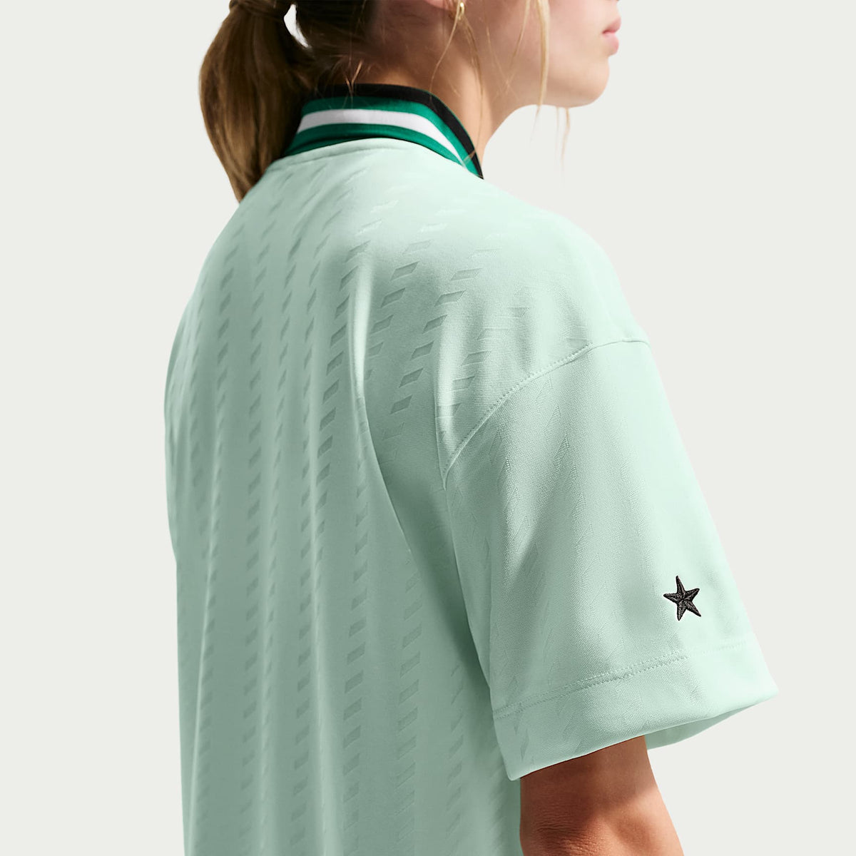 Vestido de manga corta Nike Sportswear de tela de punto para niña talla grande – Verde ligero/Malaquita/Negro/Malaquita – vista 3