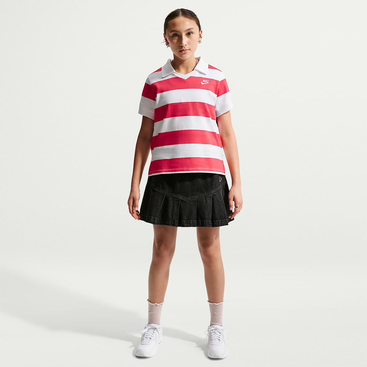 Polo de manga corta para niña talla grande Nike Sportswear – Rojo fusión/Blanco/Volt/Blanco – vista 4