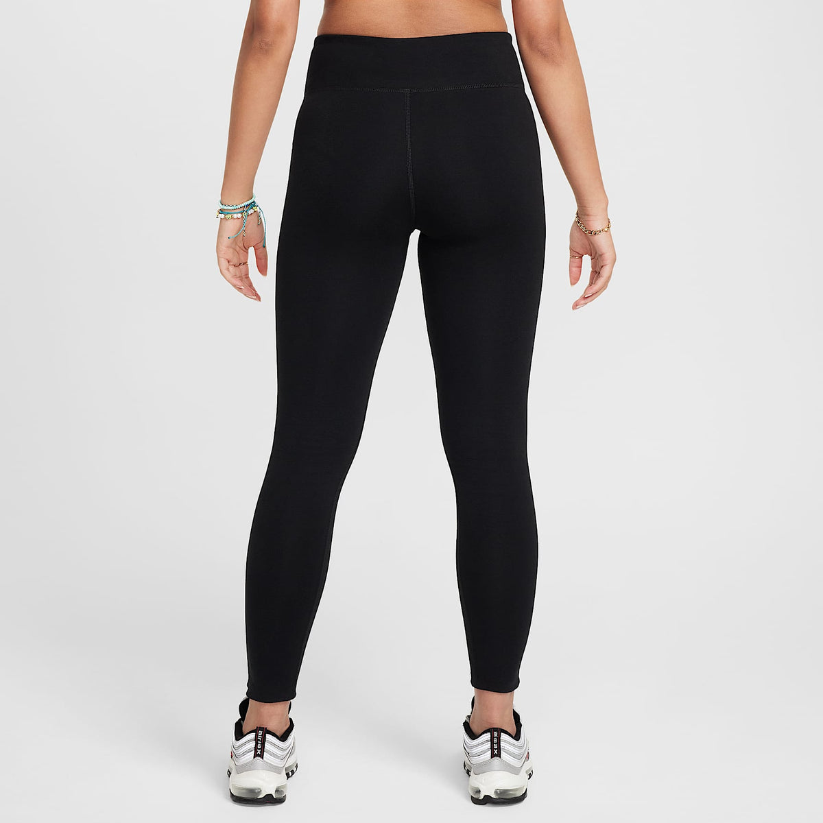 Mallas de tiro alto Nike Sportswear Classic – Negro/Blanco – vista 2