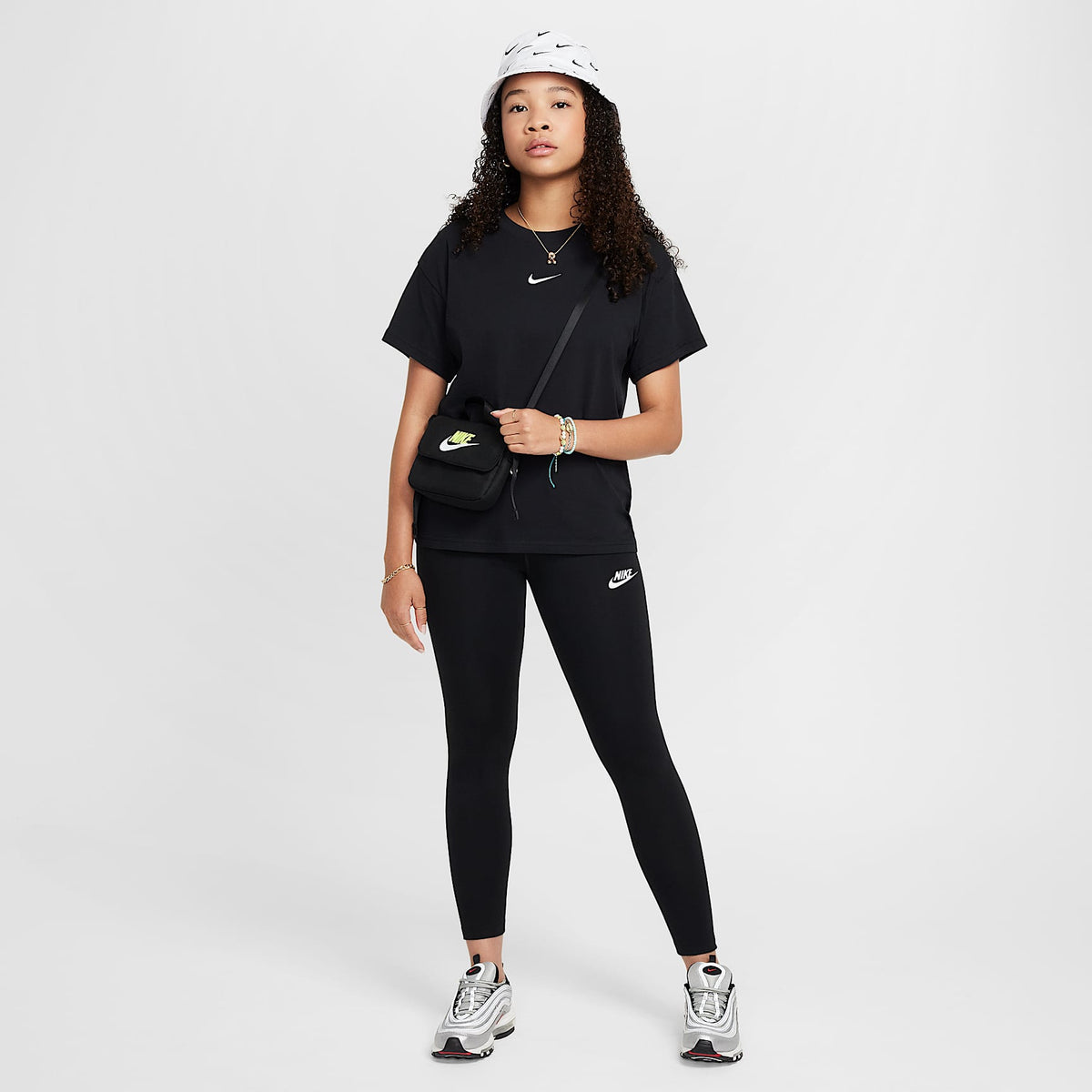 Mallas de tiro alto Nike Sportswear Classic – Negro/Blanco – vista 4