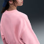 Sudadera de cuello redondo Dri-FIT de corte cuadrado para niña Nike Sportswear Club Fleece – Rosa suave medio/Rosa suave medio/Blanco – vista 2