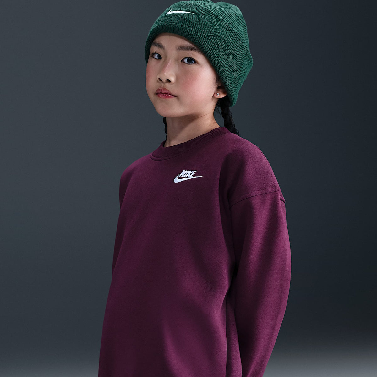 Sudadera oversized para niños talla grande Nike Sportswear Club Fleece – Burdeos/Blanco – vista 2