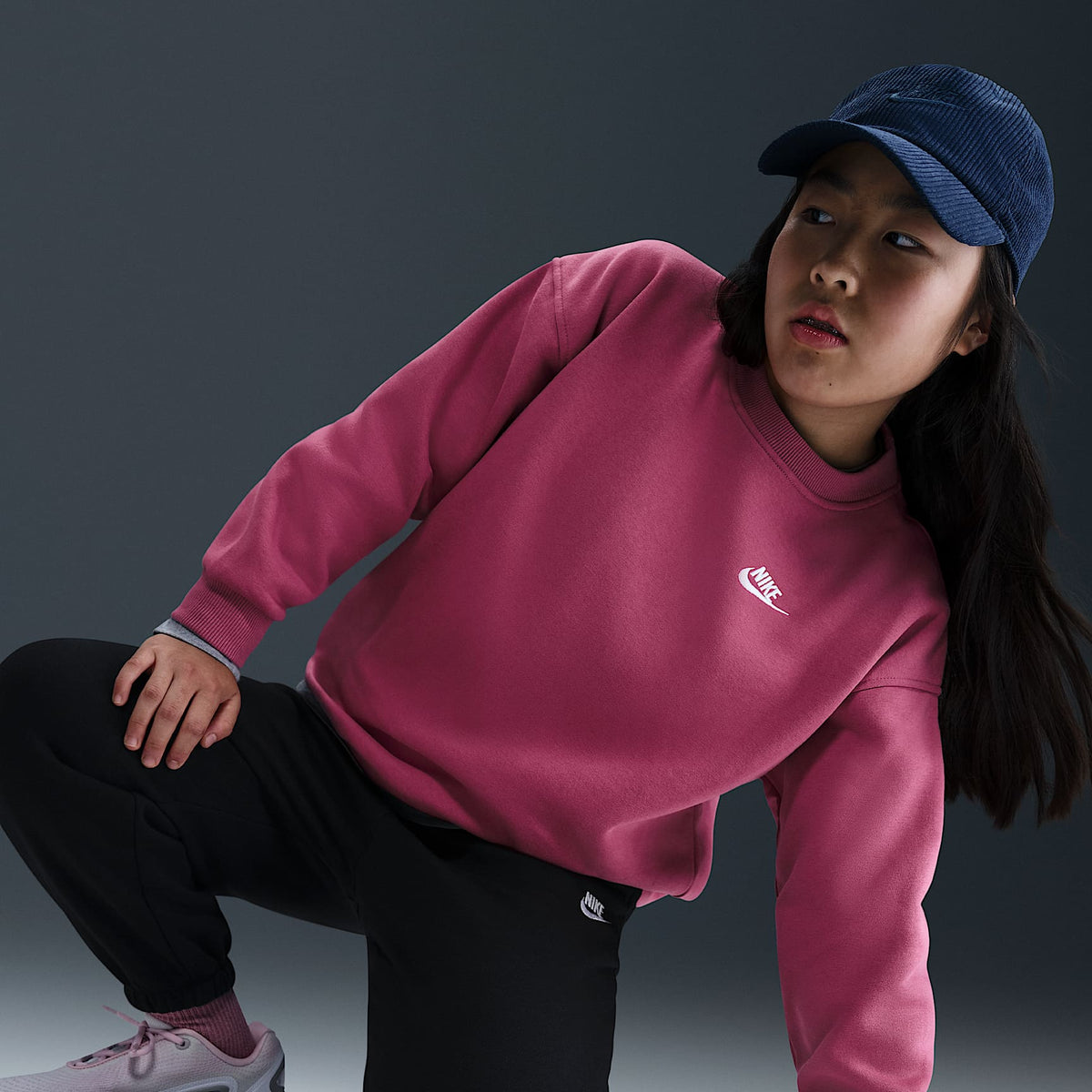 Sudadera oversized para niños talla grande Nike Sportswear Club Fleece (talla amplia) – Remolacha dulce/Remolacha dulce/Blanco – vista 3