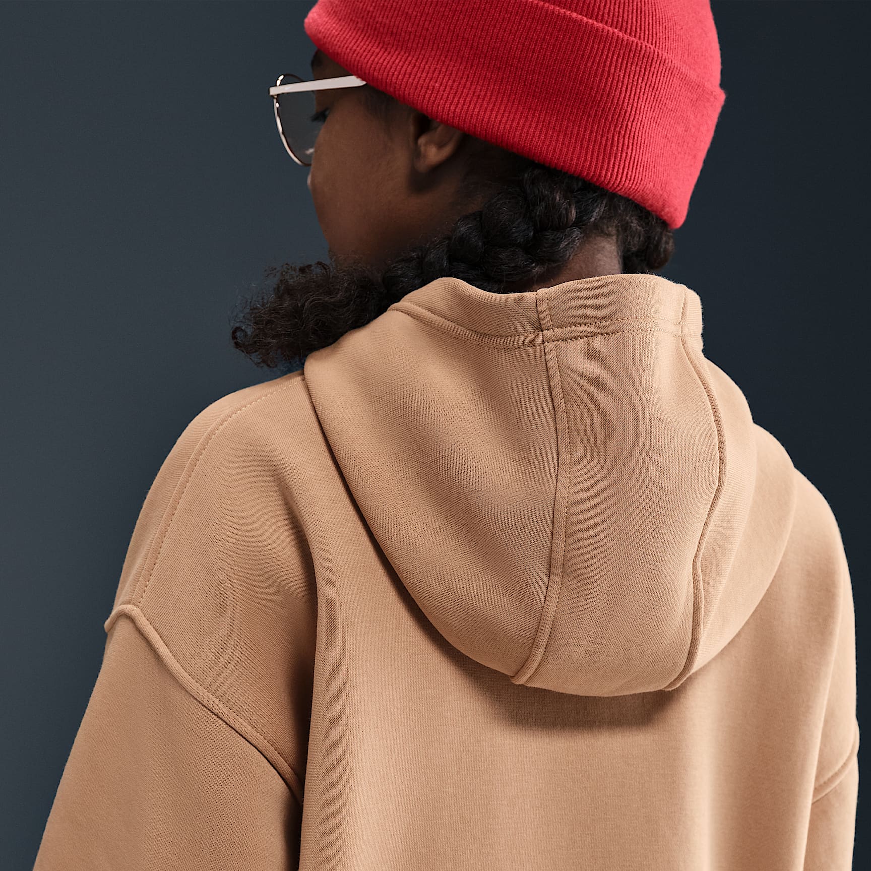 Sudadera con gorro sin cierre oversized para niños talla grande Nike Sportswear Club Fleece – Cáñamo/Cáñamo/Blanco – vista 2