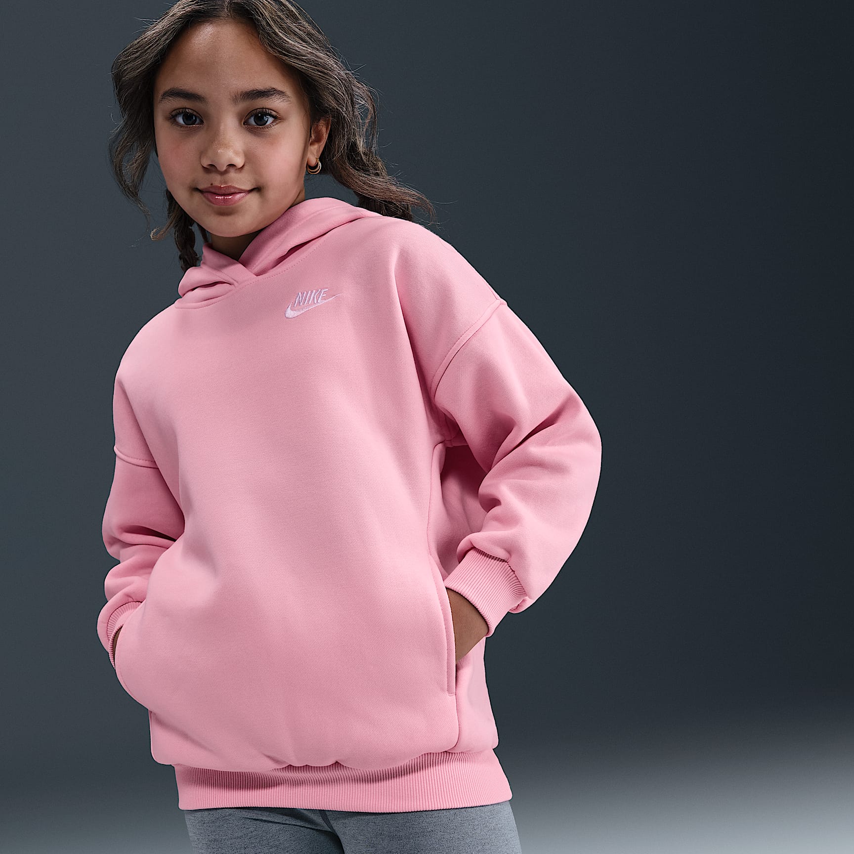 Sudadera con gorro sin cierre oversized para niños talla grande Nike Sportswear Club Fleece – Rosa suave medio/Rosa suave medio/Blanco – vista 2
