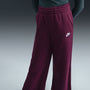 Pants de pierna ancha para niña Nike Sportswear Club Fleece – Burdeos/Burdeos/Blanco – vista 2