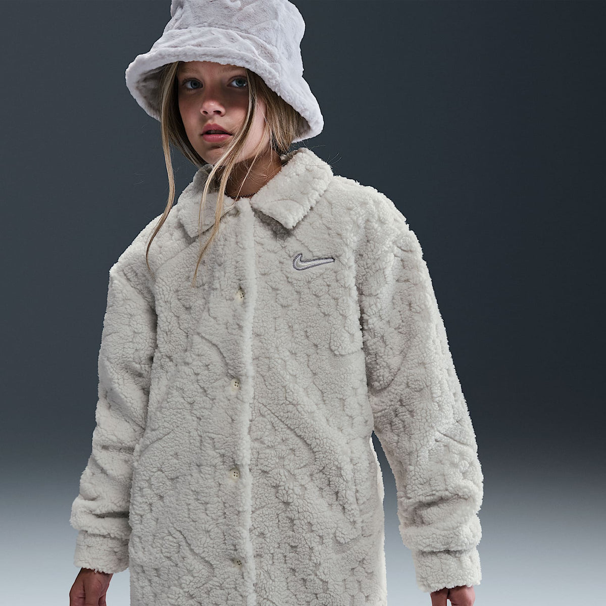 Chamarra para niñas talla grande Nike Sportswear – Perla suave/Blanco – vista 1
