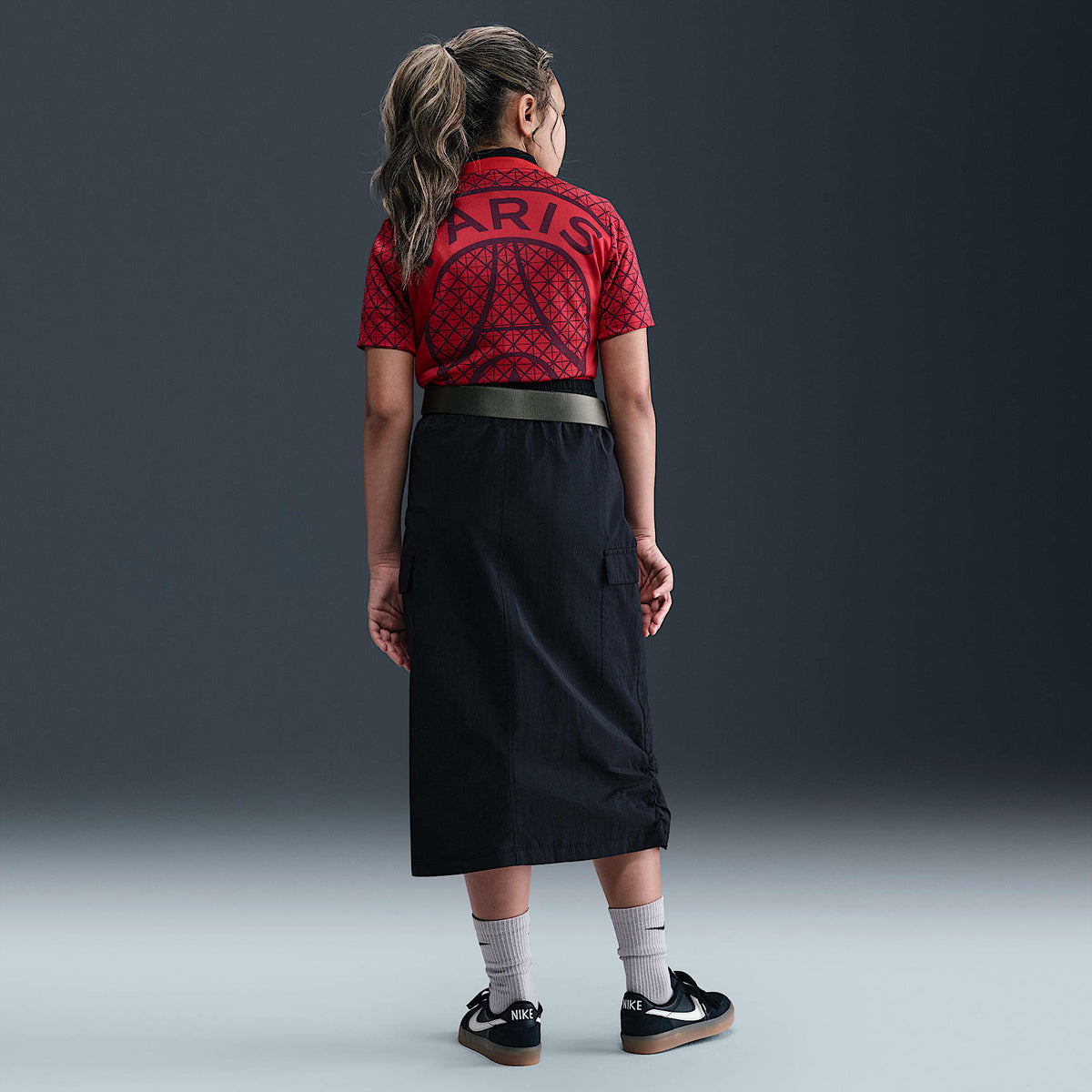 Falda para niña talla grande Nike Sportswear – Negro/Blanco – vista 4