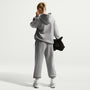 Pants holgados para niña Nike Sportswear Studio Fleece – Gris oscuro jaspeado/Gris partícula/Blanco – vista 5