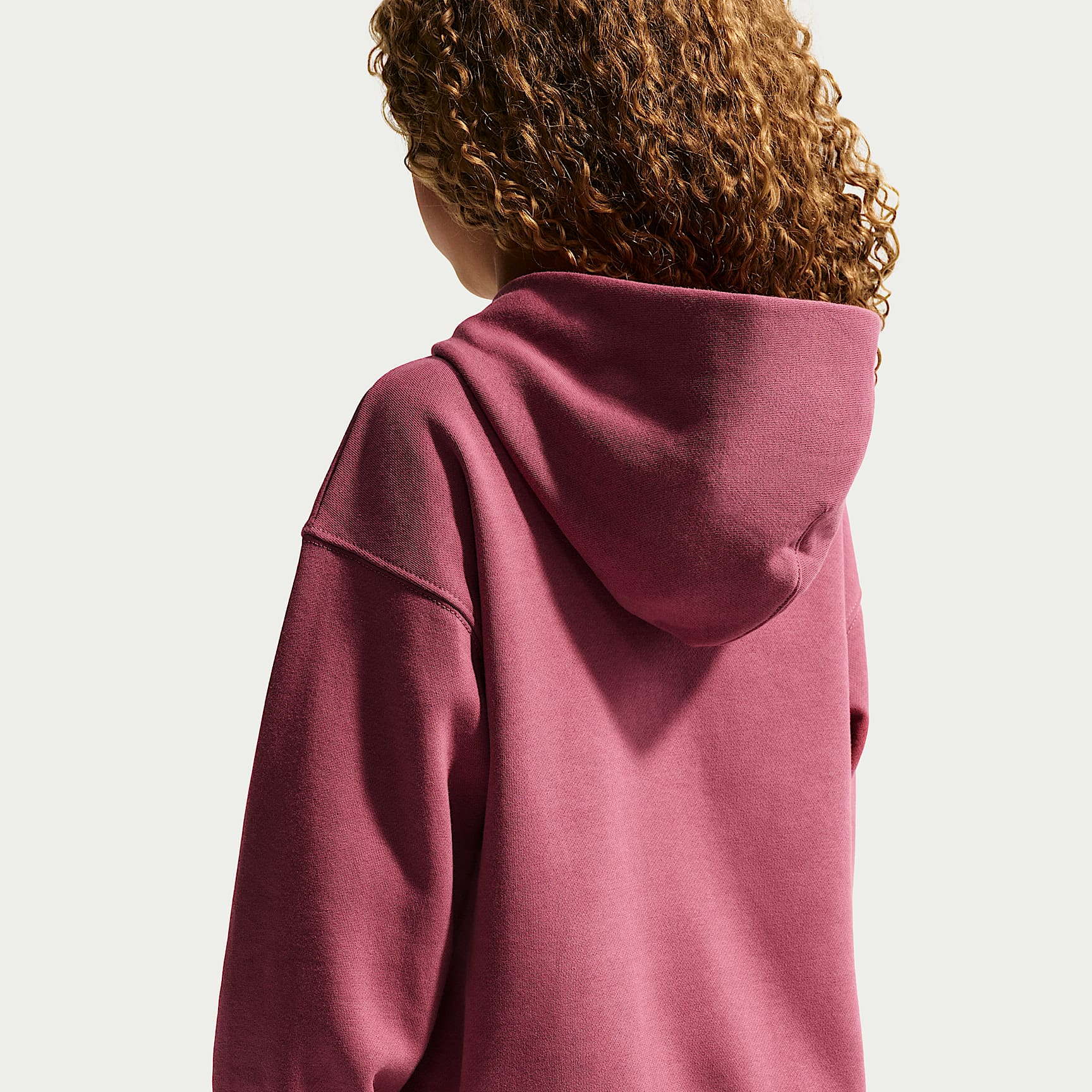 Sudadera con gorro sin cierre de tejido Fleece Studio para niños talla pequeña Nike Sportswear – Rosa humo – vista 2