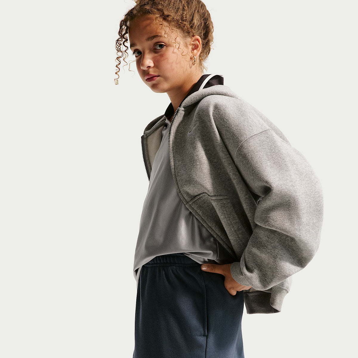 Falda de French Terry para niña talla grande Nike Sportswear Studio Fleece – Trueno azul/Blanco – vista 4