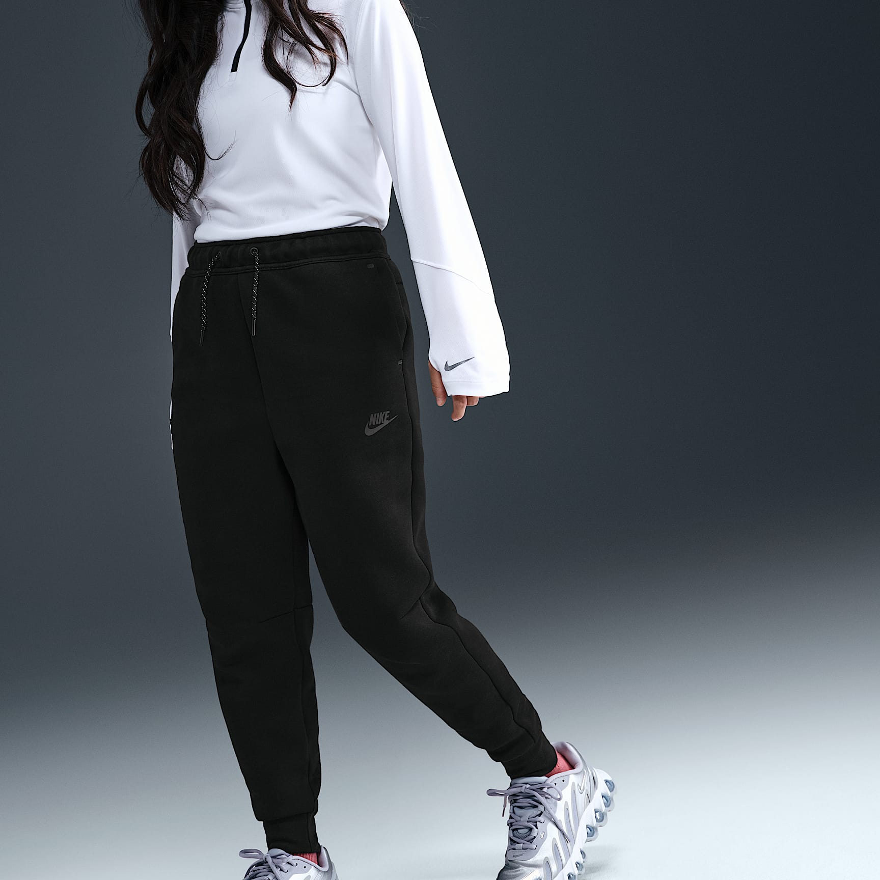 Joggers para niña (talla amplia) Nike Sportswear Tech Fleece – Negro/Negro/Negro/Negro – vista 2