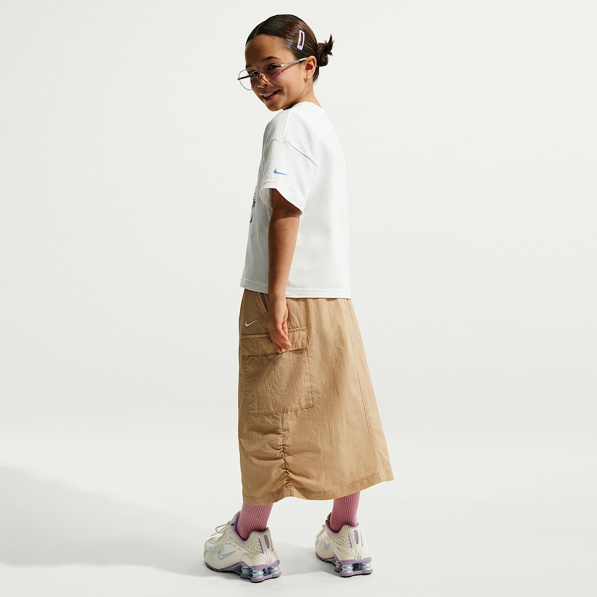 Playera cuadrada para niños talla grande Nike Sportswear – Blanco cumbre/Zafiro – vista 5