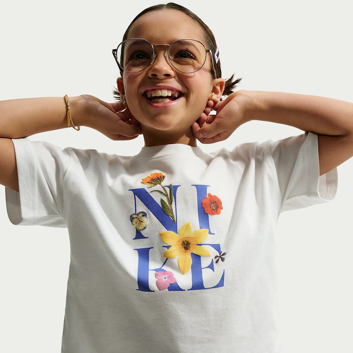 Playera cuadrada para niños talla grande Nike Sportswear – Blanco cumbre/Zafiro – vista 3