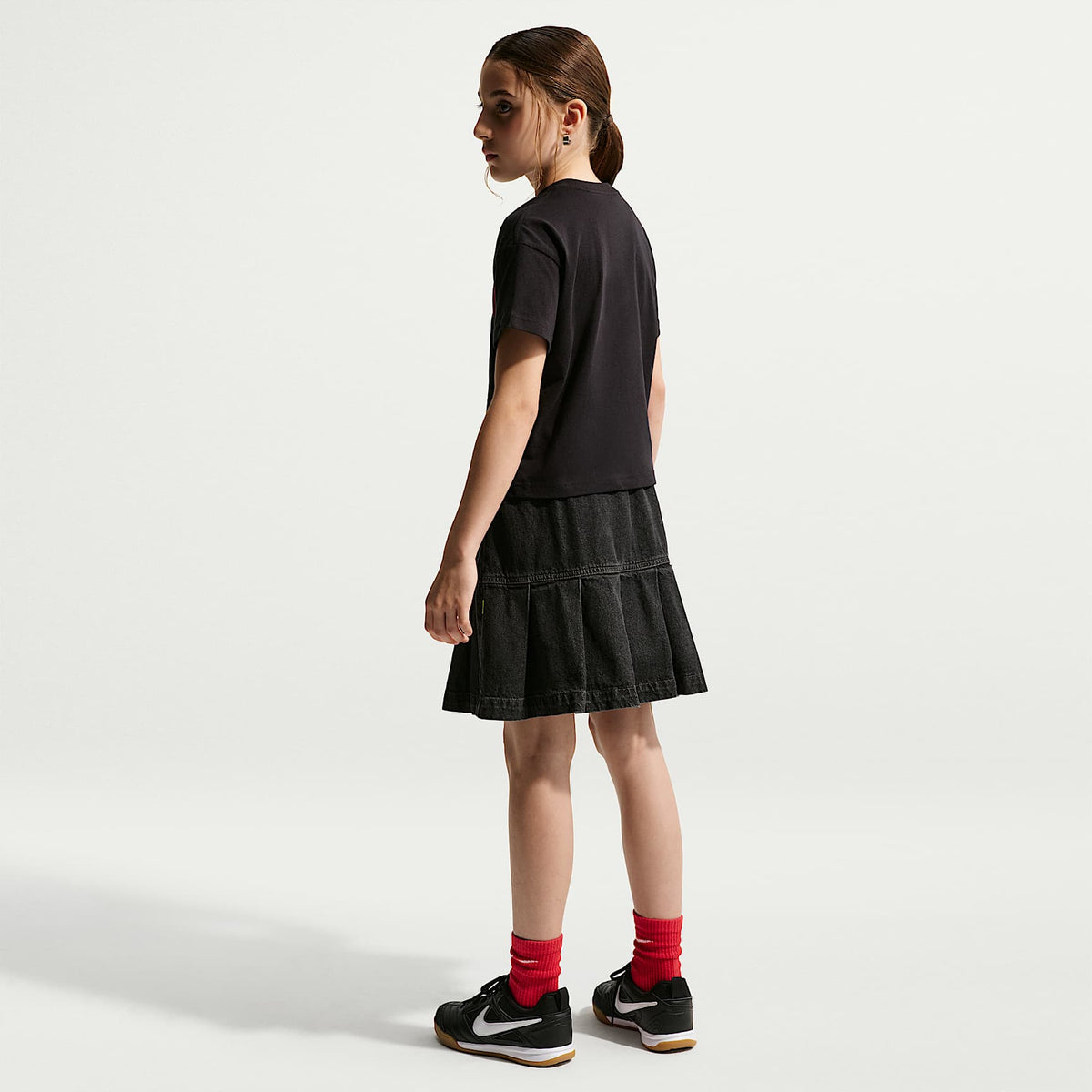 Playera para niña talla grande Nike Sportswear – Negro – vista 4