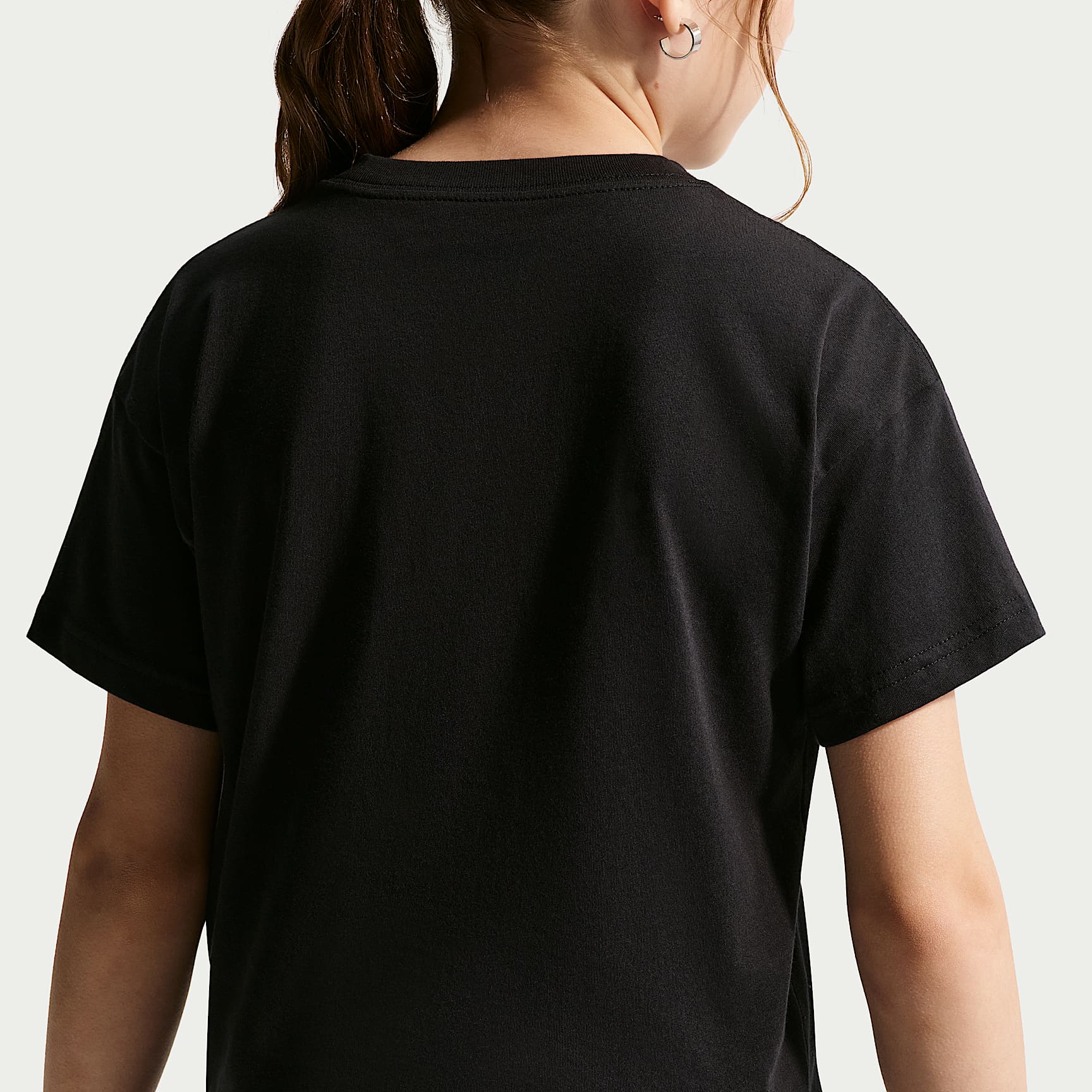 Playera para niña talla grande Nike Sportswear – Negro – vista 2
