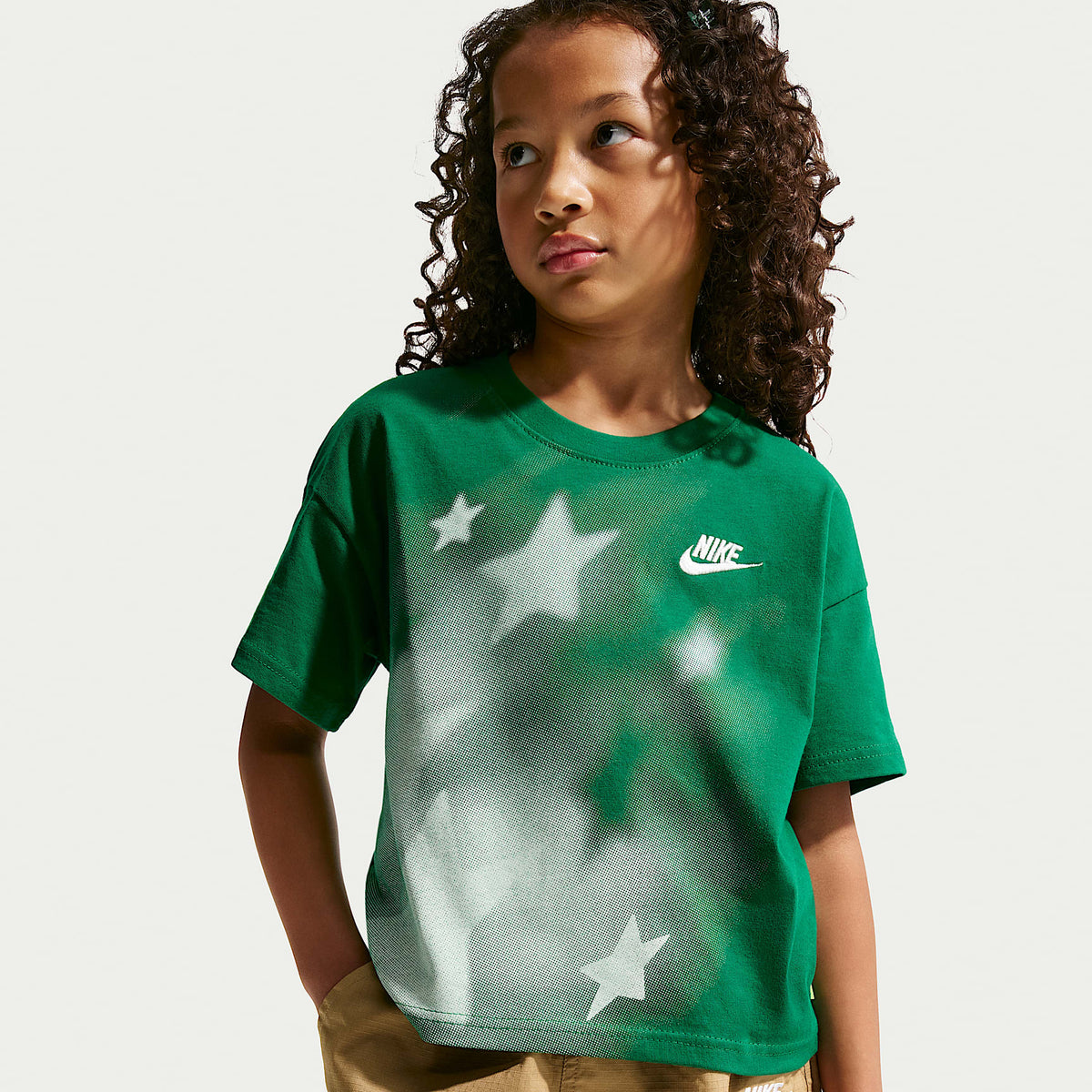 Playera para niña talla grande Nike Sportswear – Malaquita – vista 3