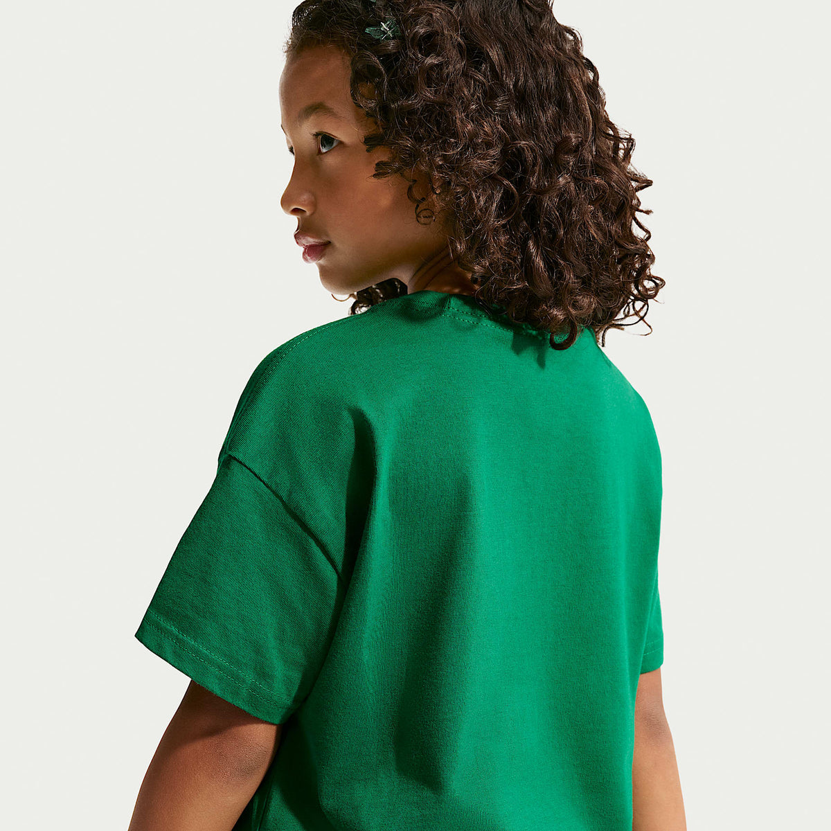 Playera para niña talla grande Nike Sportswear – Malaquita – vista 2